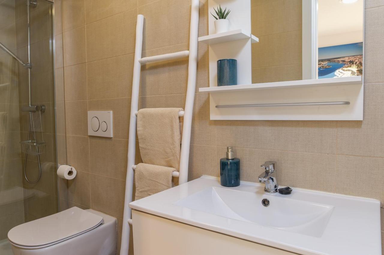 Atlantis Luxury Apartment Tarifa- Views, Parking, Wifi, Aircon, Swimming Pool Esterno foto